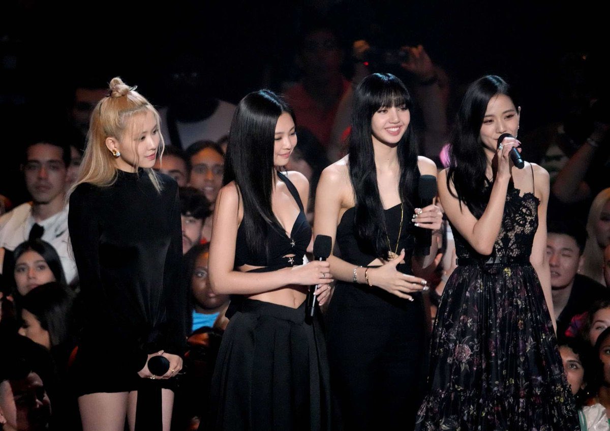 KPOP9j's tweet photo. Remember BLACKPINK remains the First and Only girl group in 24 years to win ‘Best Group’ in MTV #VMAs  history. https://t.co/nroo5Q3qhp
