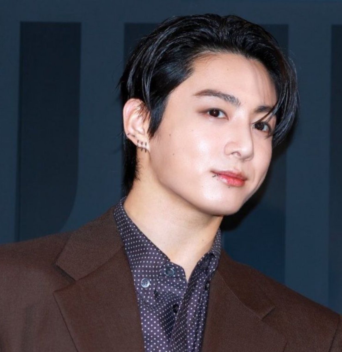 jksversaces's tweet photo. he looked so pretty im sick https://t.co/2qdvWh3Hcy