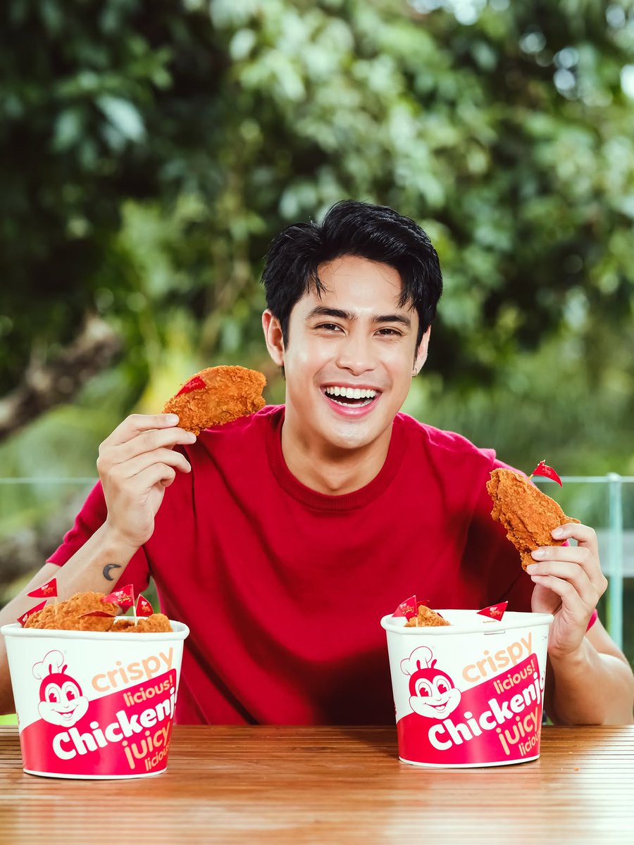 rain042698's tweet photo. Ay bagay! Pwede na to! Thank you #Jollibee 
Pati sa pagkain ng chicken joy may chemistry.

#DonBelle https://t.co/LCn98LobhZ
