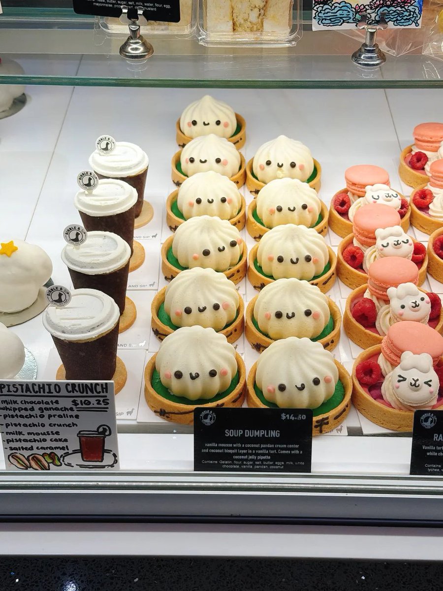 Clara_Magnetic's tweet photo. This mooncake is just too cute! https://t.co/k4z9g3R6XP