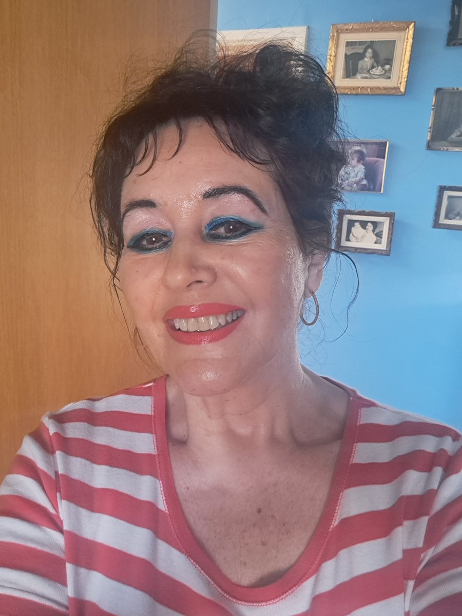 VCabuy's tweet photo. Still going strong wearing stripes!
#outfitoftheday #redandwhite
❤️🤍
#bluejeans 💙
#jeansGardeur used to be moms 🙏
#TshirtYessica #cardiganCassis #15yo https://t.co/axIbViQrRl