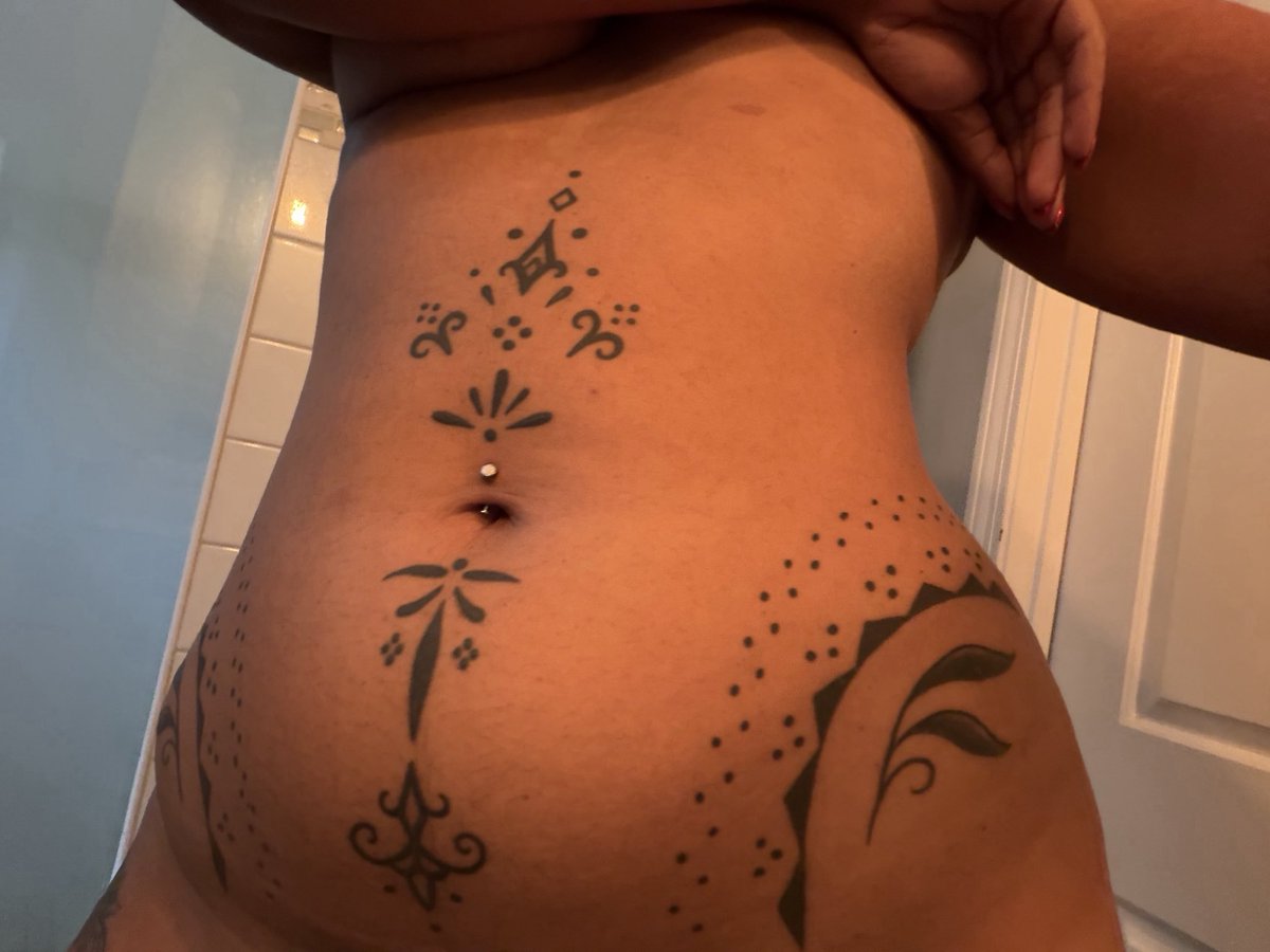 inkedbby3's tweet photo. Heart if you like a lil tummy https://t.co/cPInVKVCDe