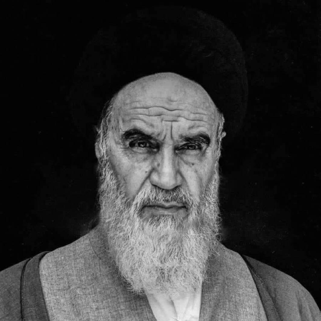 lpmdud95's tweet photo. إن حاصَرونا إقتصاديًّا ، فنحنُ أبناء رمَضان ،
وَإن حاصرونا عـسكريًّا ، فنحنُ أبناء عاشوراء . 

-الإمام الخميني (قدس سره)

#مع_المسلمين_ضد_امريكا https://t.co/IklR1mZ67C