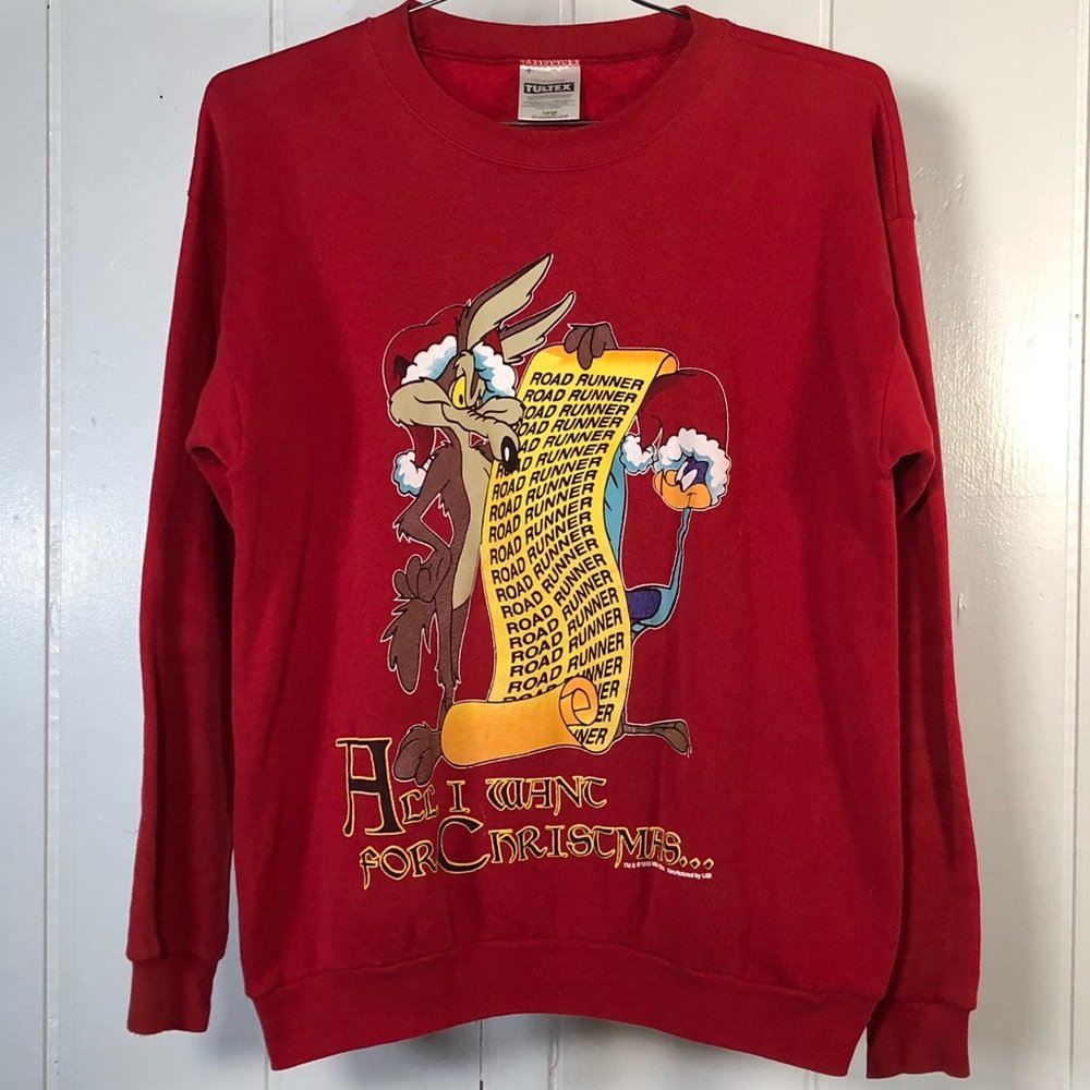 wilerunnerismo2's tweet photo. vintage coyote and roadrunner christmas sweatshirt by tultex (1995) https://t.co/qwY0VVpYjY
