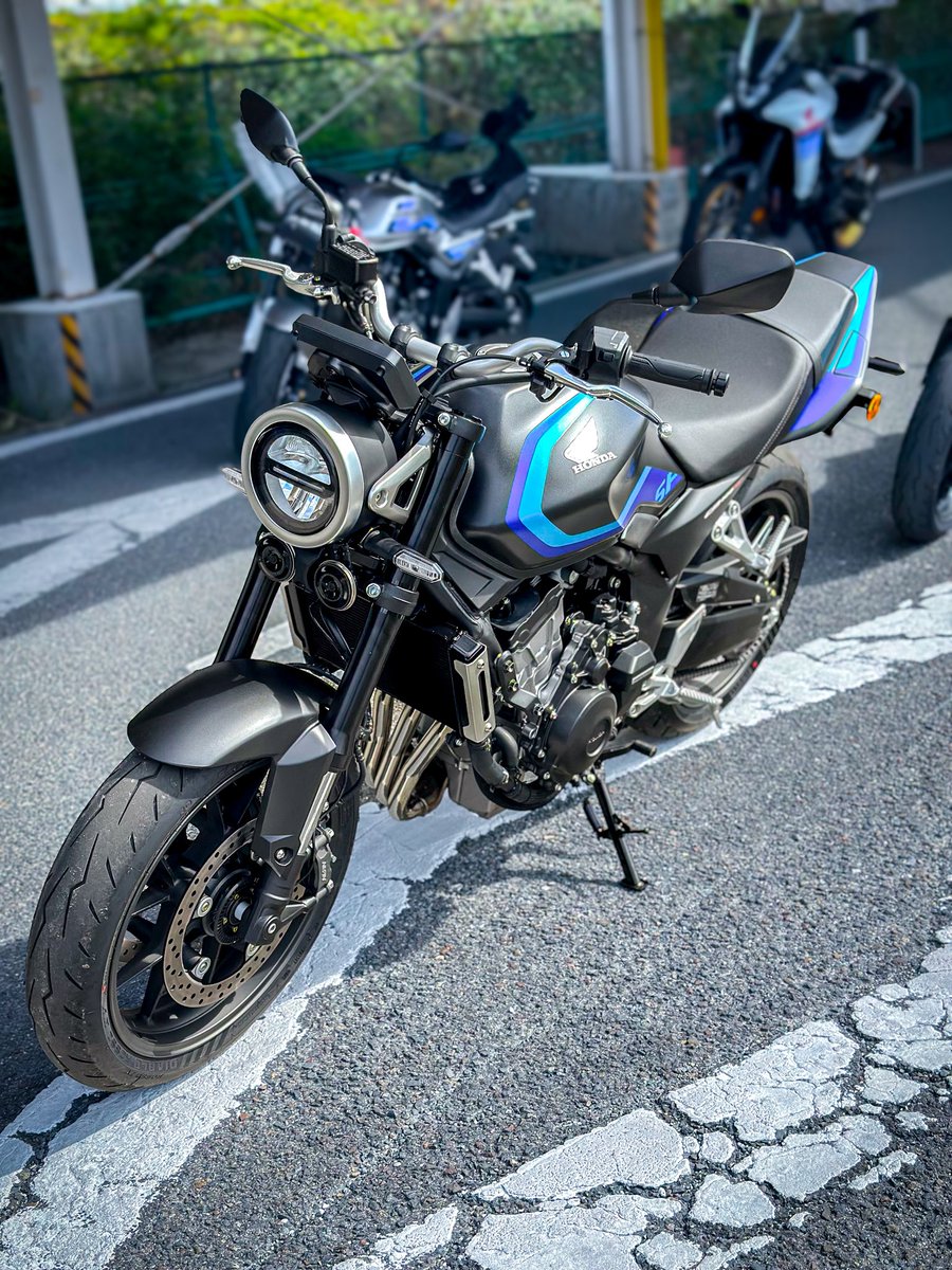 Ma8179Sa7715Ki's tweet photo. 今日の大試乗会で、 #CB400superfour のE-Clutchと #reble1100se のDCT2台を午後から試乗したんやけど、クラッチ使用せずに運転出来て、めっちゃ違和感があって怖かったです💦
#兵庫県尼崎市
#武庫川自動車学園
#ホンダドリーム
#大試乗会
#honda https://t.co/SRg1xDvahh