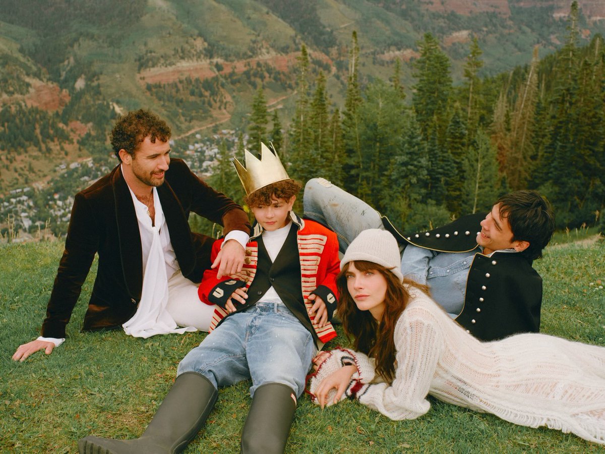 bestofcalva's tweet photo. diego and the cast of CLUB KID for @VanityFair ✨ https://t.co/xfvkI6fJ36