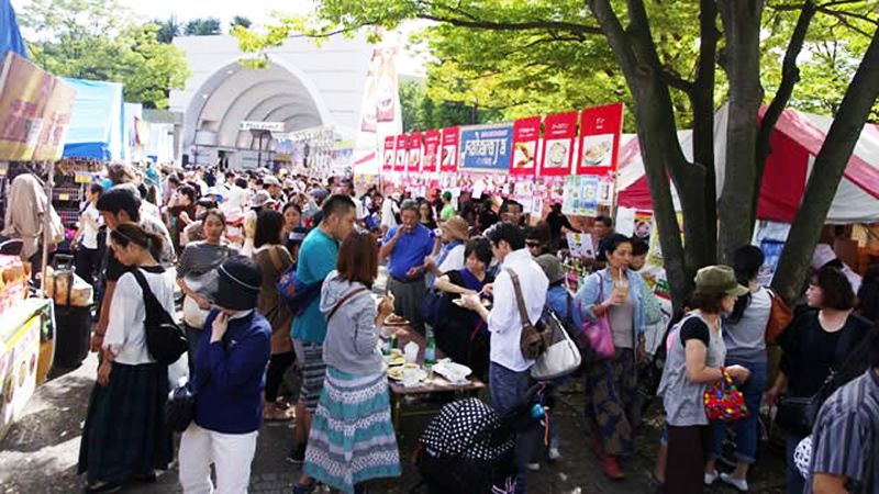event_checker's tweet photo. 代々木公園がインド一色に🍛 

「ナマステ・インディア 2026」開催

本格的なインド料理を味わいながら
インド舞踊や音楽
さまざまなカルチャーも楽しめます

📅 9/26(土)-27(日)
📍 代々木公園
🎫 入場無料

→ https://t.co/3SeNUNyVCx https://t.co/rw7Lu73eRH