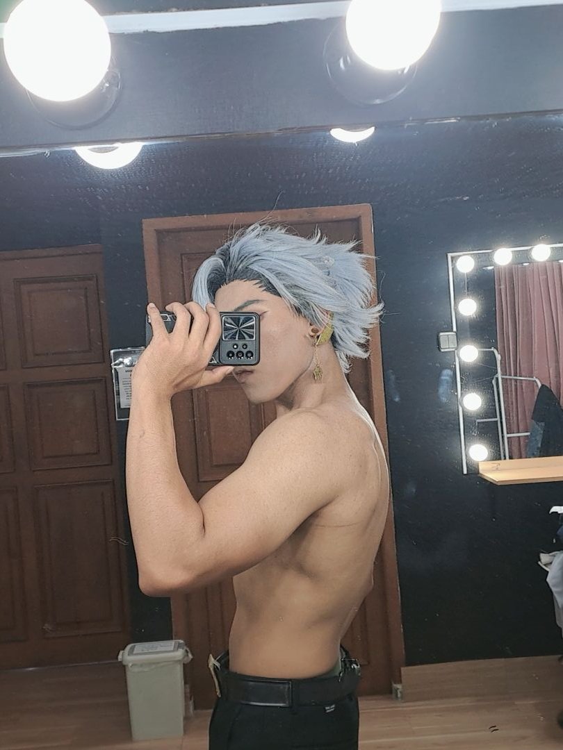 wasderriyvoir's tweet photo. photses #nakulanalendra hari ini udh kelar
jujur ga ini ga masuk dari rencana buay cosplay dia 🔎

funfact : badan aku aslinya ga segini, tapi karna mau cosplay akhirnya aku melakukan namanya water fasting 😇

#pandavva #pandavvacosplay #nakulanalendracosplay #pervvujudan https://t.co/JOtwqHucxl