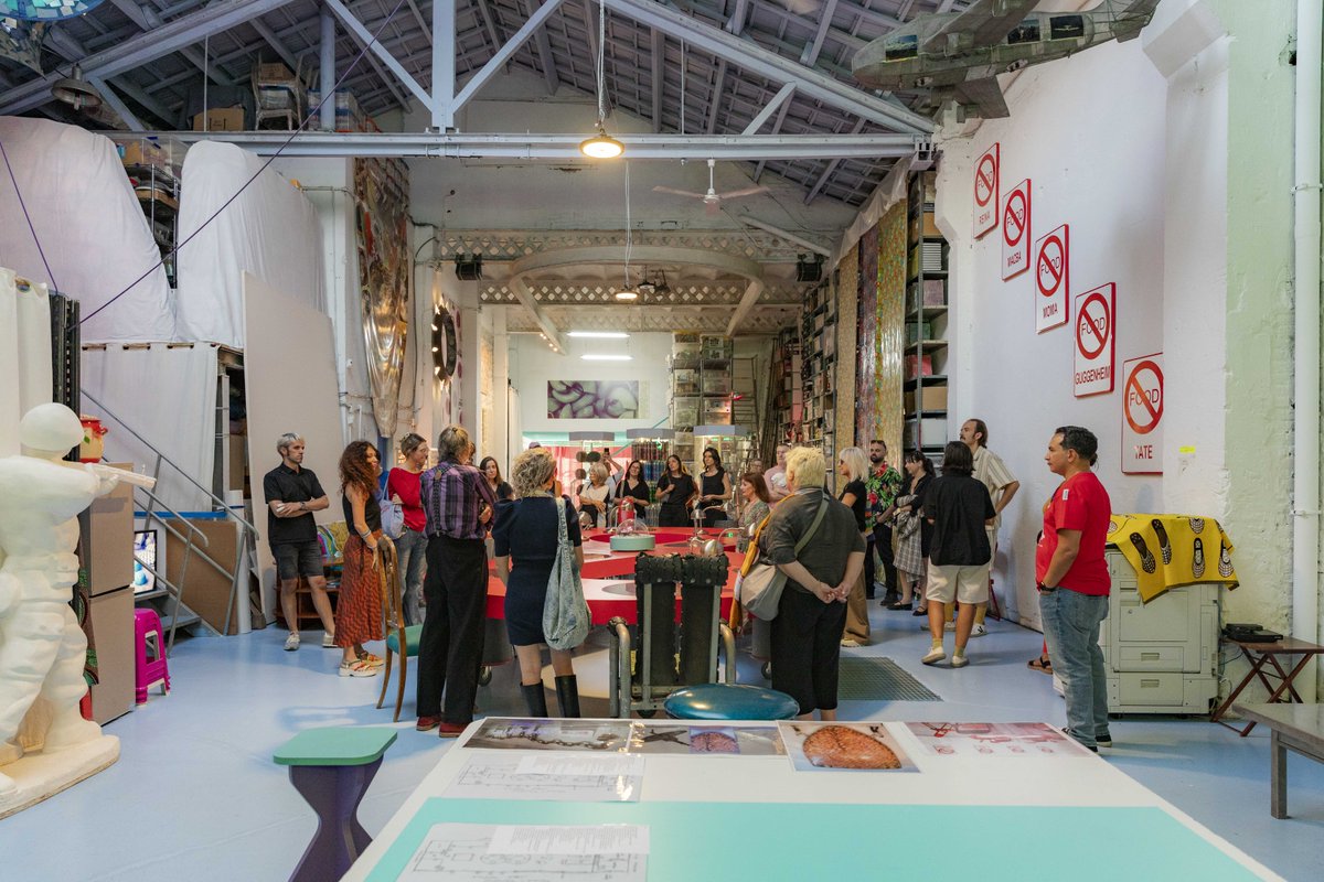 FeriaArco's tweet photo. Los #ARCOGalleryWalks de la #FundaciónARCO también han llegado a Barcelona.

En el marco de @BCNGalleryWknd, estos recorridos guiados invitan a descubrir algunas de las galerías más destacadas de la capital catalana.

📍 Las rutas continúan este sábado
➡️ https://t.co/7k7a21PLYi https://t.co/RjkZ9twxq4