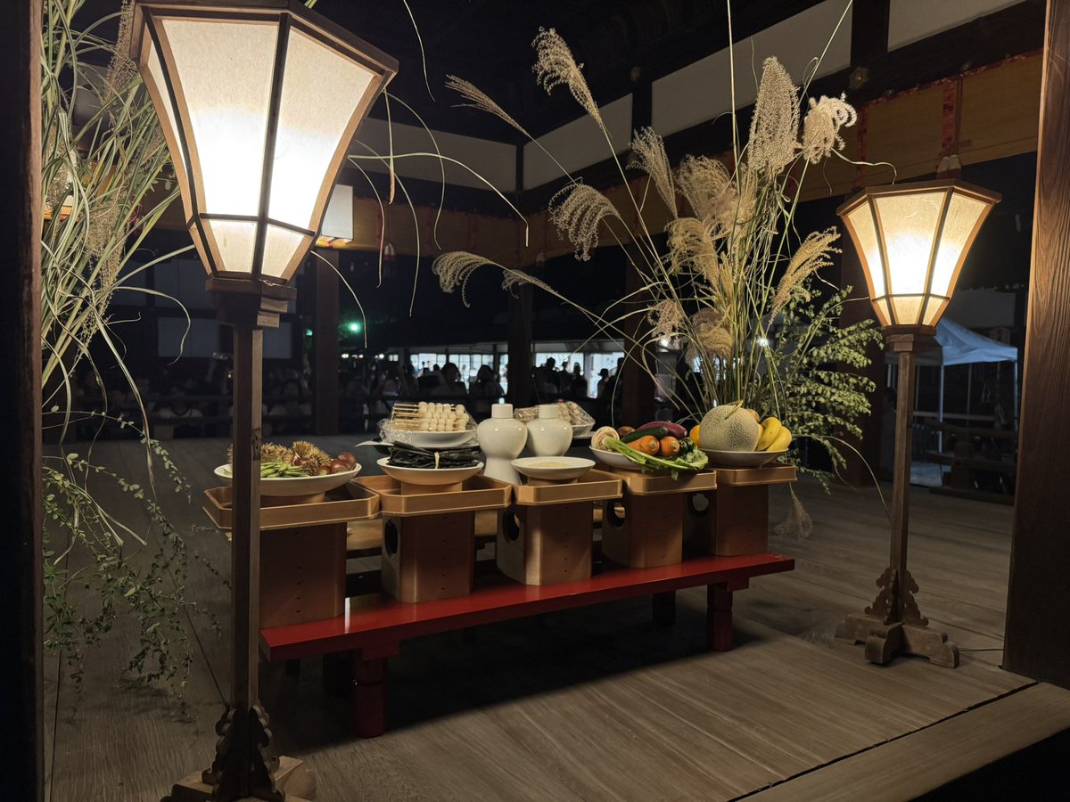 kamomioyajinja's tweet photo. 名月管絃祭、斎行中です。
夜空には厚く雲がかかりお月様を遮っていますが、管絃の調を皆様にお楽しみいただいております。
#賀茂御祖神社 #下鴨神社 #中秋の名月 #月見 https://t.co/YN2fBh0Lis