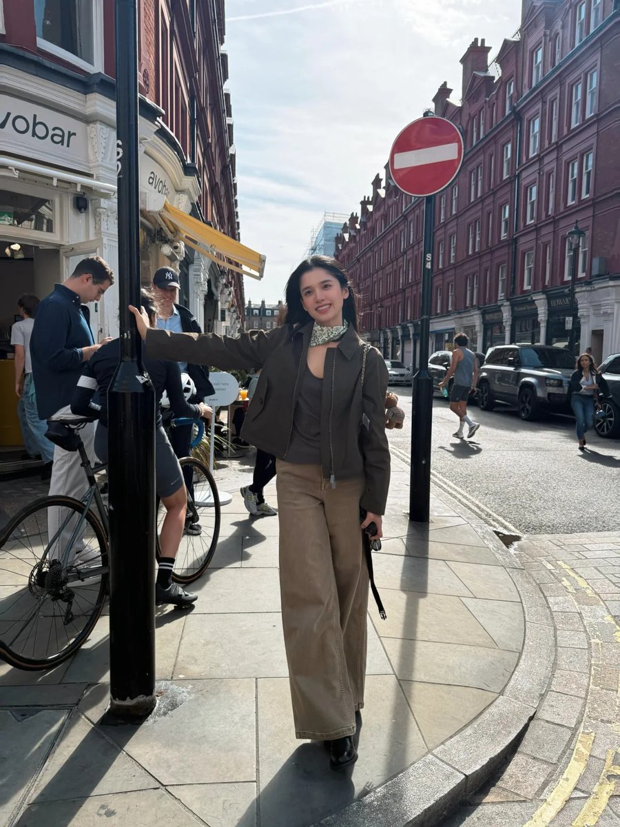 forjoyyi's tweet photo. 260925 Zhang Jingyi XHS update

❝🤎🐿️
Let's experience the park effect!​​​❞

#ZhangJingyi #张婧仪 https://t.co/ZIfgy6JHHO