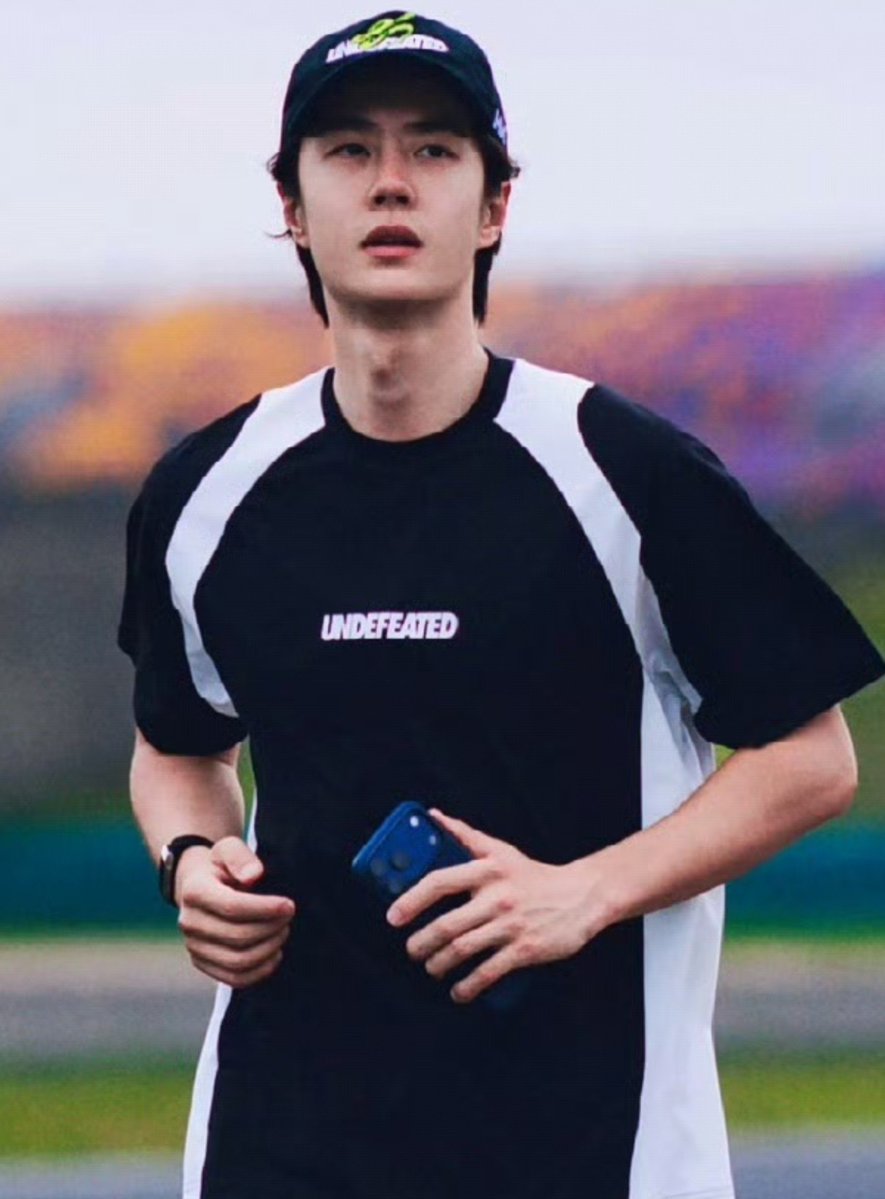 Okcd_aktf's tweet photo. 🦁 sport student                      🐰 art student https://t.co/oEBJT8yoCm