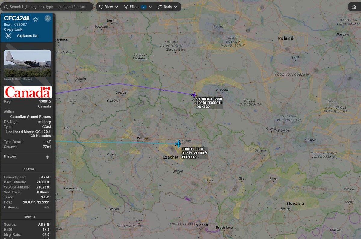 PolishMilRadar's tweet photo. 📅 25.09 🕘 11:50LT - ✈️ Kolejne samoloty zmierzają do Rzeszowa
Do Rzeszowa Jasionki #EPRZ 🇵🇱, oprórcz wspomnianego wcześniej 🇨🇦✈️ #CFC2904 CC-130J, zmierzają jeszcze dwa samoloty, które wystartowały z amerykańskiej bazy lotniczej w Wiesbaden #ETOU w Niemczech 🇩🇪:
✈️ #CFC4248 Lockheed Martin CC-130J Super Hercules "130615" Królewskich Kanadyjskich Sił Powietrznych #RCAF 🇨🇦;
✈️ #DUKE29 Cessna UC-35A Citation Ultra "97-00105" Lotnictwa Wojsk Lądowych Stanów Zjednoczonych #USArmy 🇺🇸
🔗 https://t.co/aCndFzzByj
#POLMILRADAR
