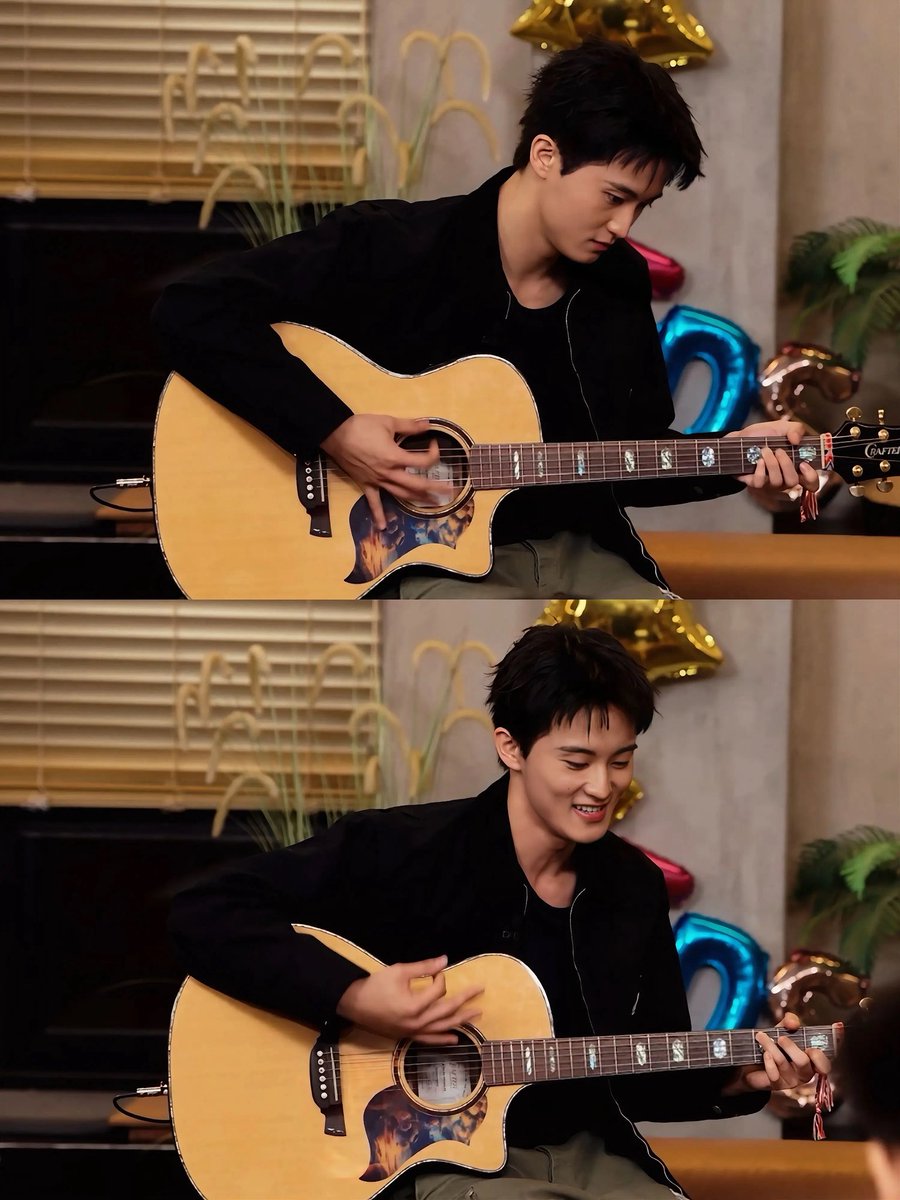 formklees's tweet photo. mark lee, my favorite guitarist. https://t.co/310qs5iccx