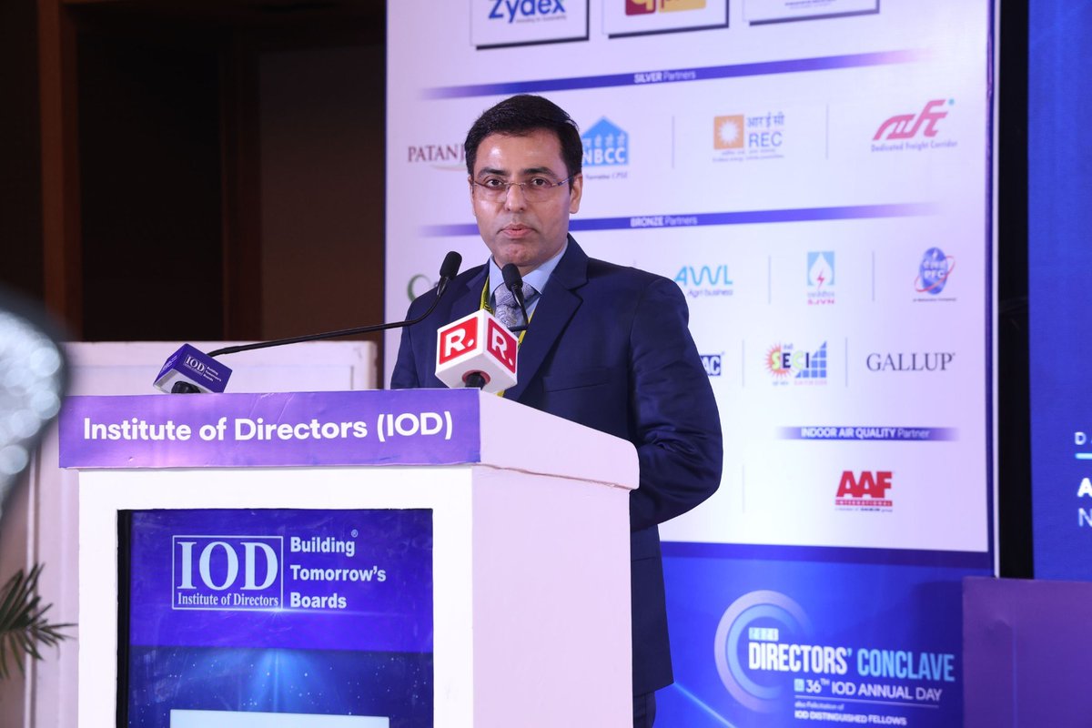 MOFPI_GOI's tweet photo. श्री देवेश देवल, संयुक्त सचिव, #MOFPI ने 36th IOD Annual Day के अवसर पर आयोजित IOD Annual Conclave में शामिल होकर “Responsibility Towards Society &amp; Environment” विषय पर अपने विचार साझा किए। https://t.co/NeRss3EKGE