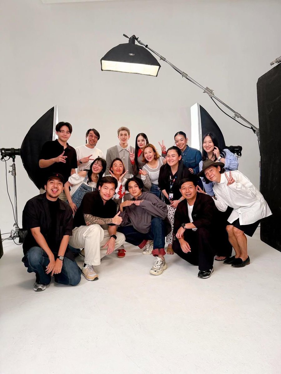 Nong4thsocute's tweet photo. โลเคชั่นคุ้นมาก เหมือนตอนถ่ายโตโยต้าเป๊ะๆ + พี่ทีมงานที่พี่ต้องลงสตอรี่ คุ้นมากเหมือน 1 ในทีมที่ถ่ายโตโยต้ากับน้อง ถ่ายอะไรใหม่ๆของโตโยต้ารึเปล่าน้า🫪🫪🫪🫵🏻🫵🏻🫵🏻

@tawattannn 
#Fourthnattawat #โฟร์ทณัฐวรรธน์ https://t.co/0lW1crCbdz