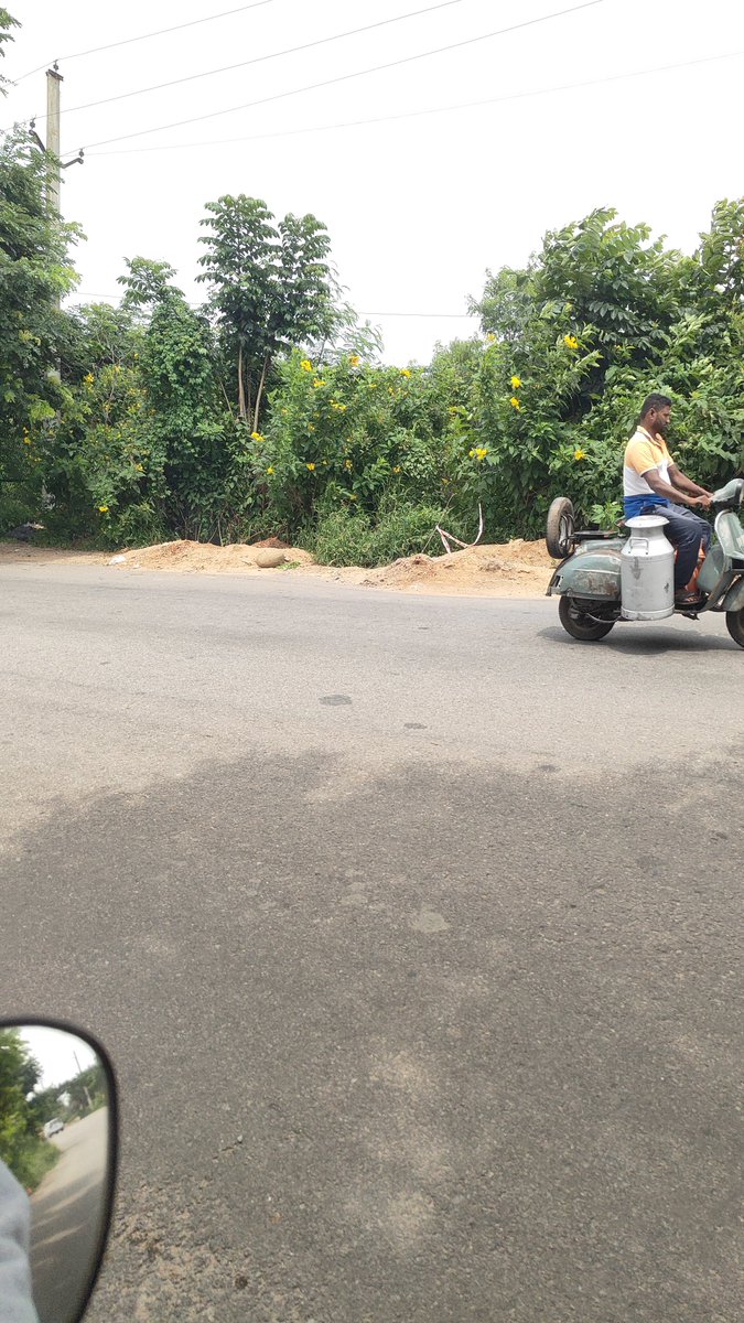 prank_reddy's tweet photo. 🚨⚠️ SERIOUS ROAD SAFETY ISSUE — PLEASE TAKE CARE, ESPECIALLY AT NIGHT ⚠️🚨
@HYDTP @GHMCOnline @TelanganaCMO @TelanganaDGP @CYBTRAFFIC
At nagole-bandlaguda road, road work has been carried out by digging the road, and the excavated soil has been piled approximately 3 feet high. https://t.co/CnGhV5V5lL
