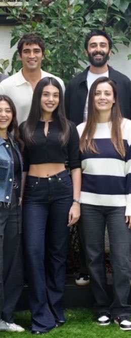Baharrsami's tweet photo. Hmm yeriz yeriz vallahi sizi 😋💫 #SusuzYaz https://t.co/UpXOClYV5S