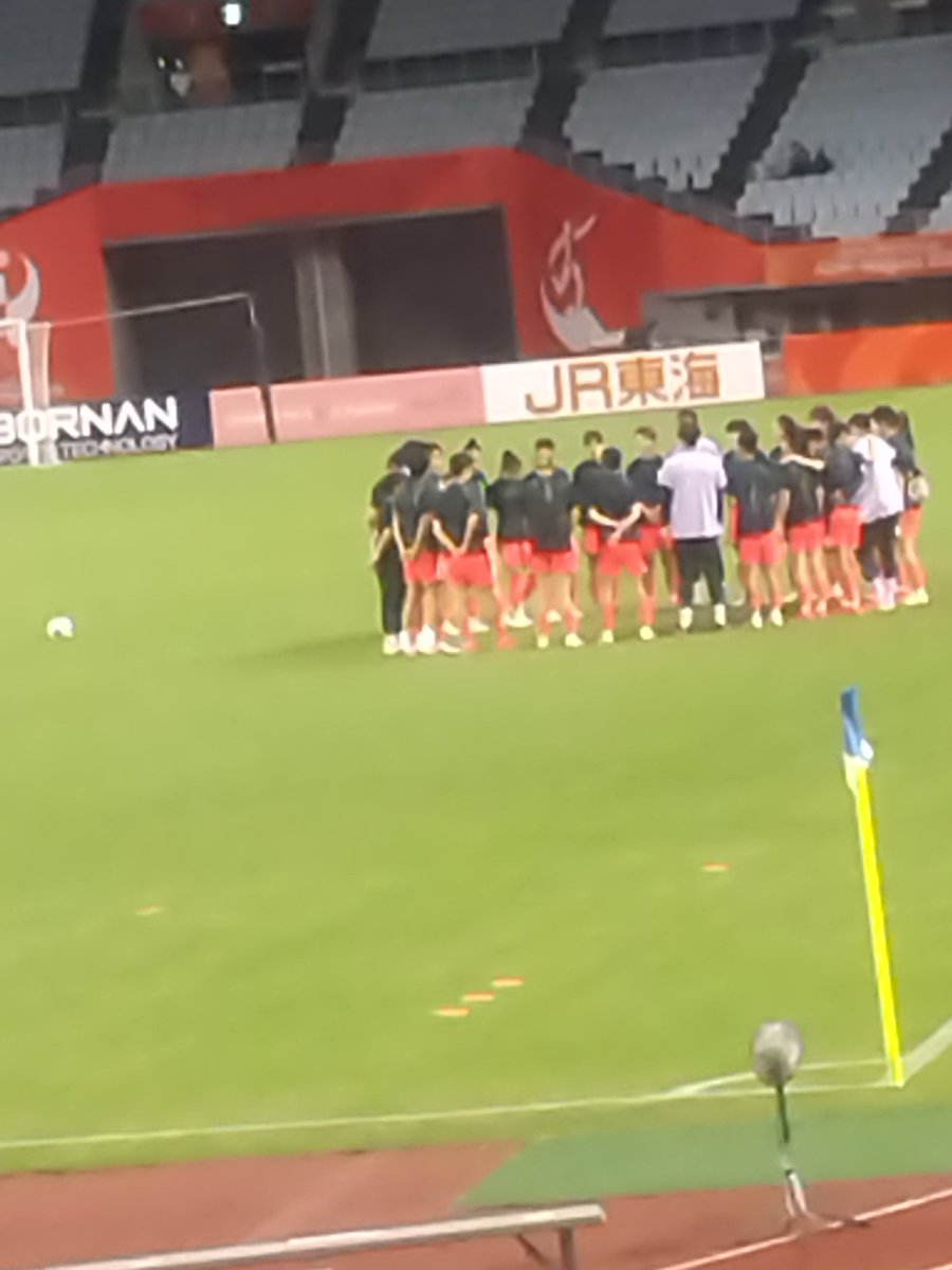 AVISPARUSSIA's tweet photo. スタジアム戻りました
次の準々決勝は
🇰🇷韓国🆚🇺🇿ウズベキスタン
⚽️19時30分キックオフ https://t.co/FBk9erW08T
