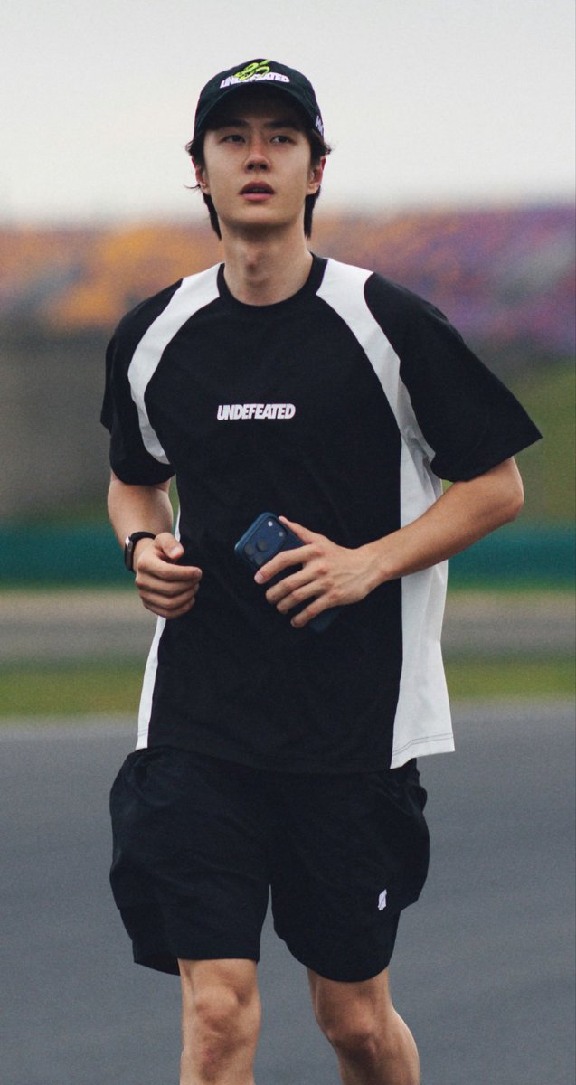 mysweet85's tweet photo. ชอบรูปดิบๆโนฟิลเต้อแบบนี้มากอ่ะ 

ผิวจริงวอปตอนนี้มันดีมาก หล่อเรียลสุดดดดดด 💚 https://t.co/Sw47JSnIdo
