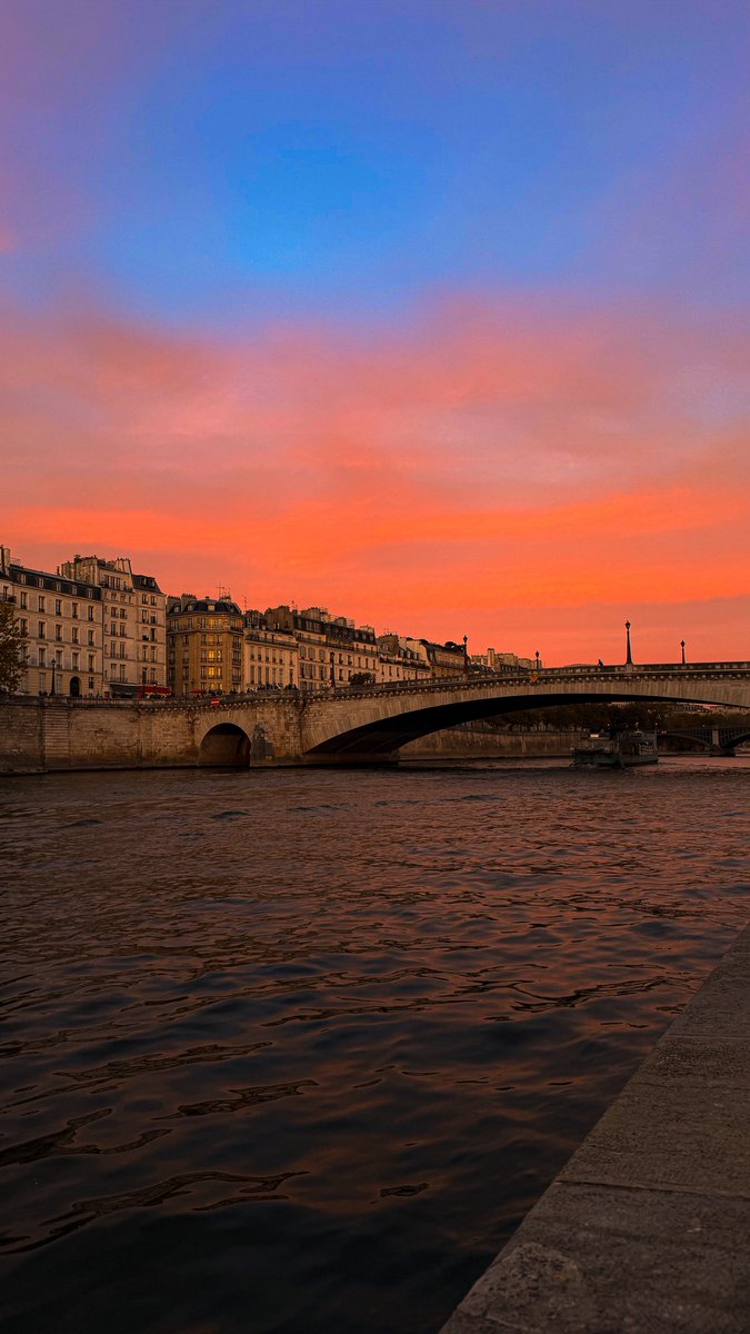 Zaid93k's tweet photo. Ce que Paris nous a proposé hier hein https://t.co/8y663lqC7d