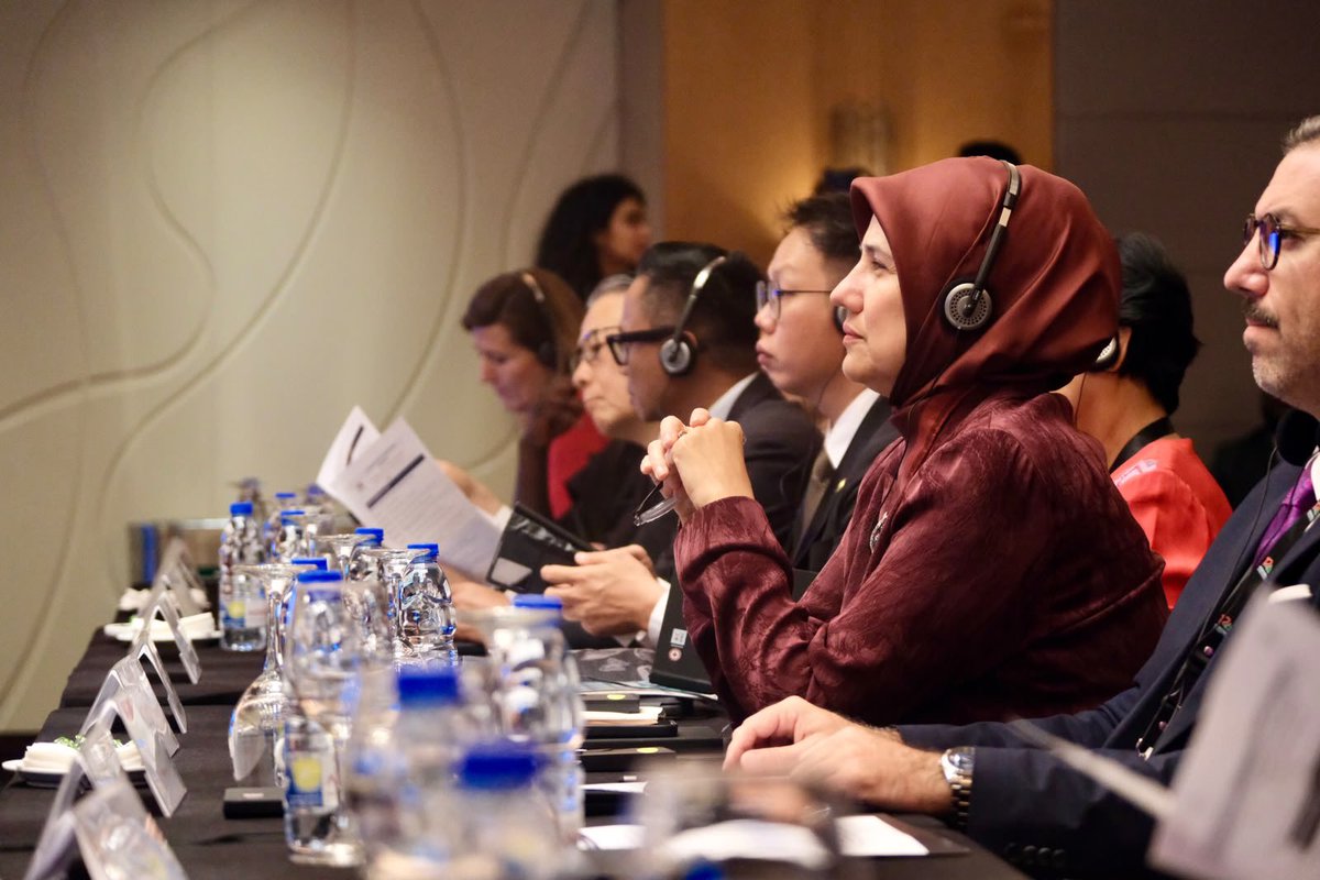 KizilayKurumsal's tweet photo. Genel Başkanımız Prof. Dr. Fatma Meriç Yılmaz, Lübnan’ın başkenti Beyrut’ta düzenlenen IFRC MENA 12. Bölgesel Toplantısı’na katıldı.

Toplantıda, bölgedeki insani ihtiyaçlar, insani yardım çalışmalarının koordinasyonu ve Ulusal Dernekler arasındaki iş birliğinin güçlendirilmesine yönelik çalışmalar ele alındı.
