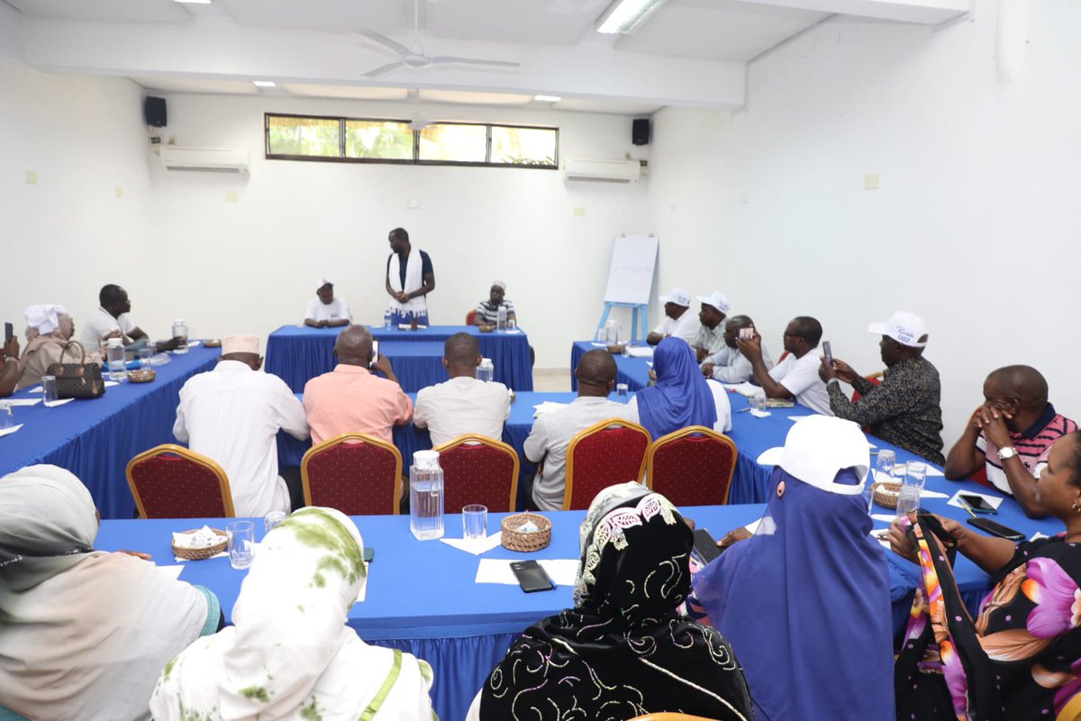 LindaMwananchi_'s tweet photo. H.E. Edwin Sifuna met with interim office officials, sub-county and ward officials, and aspirants from Kwale this morning. https://t.co/YZuXG372NC
