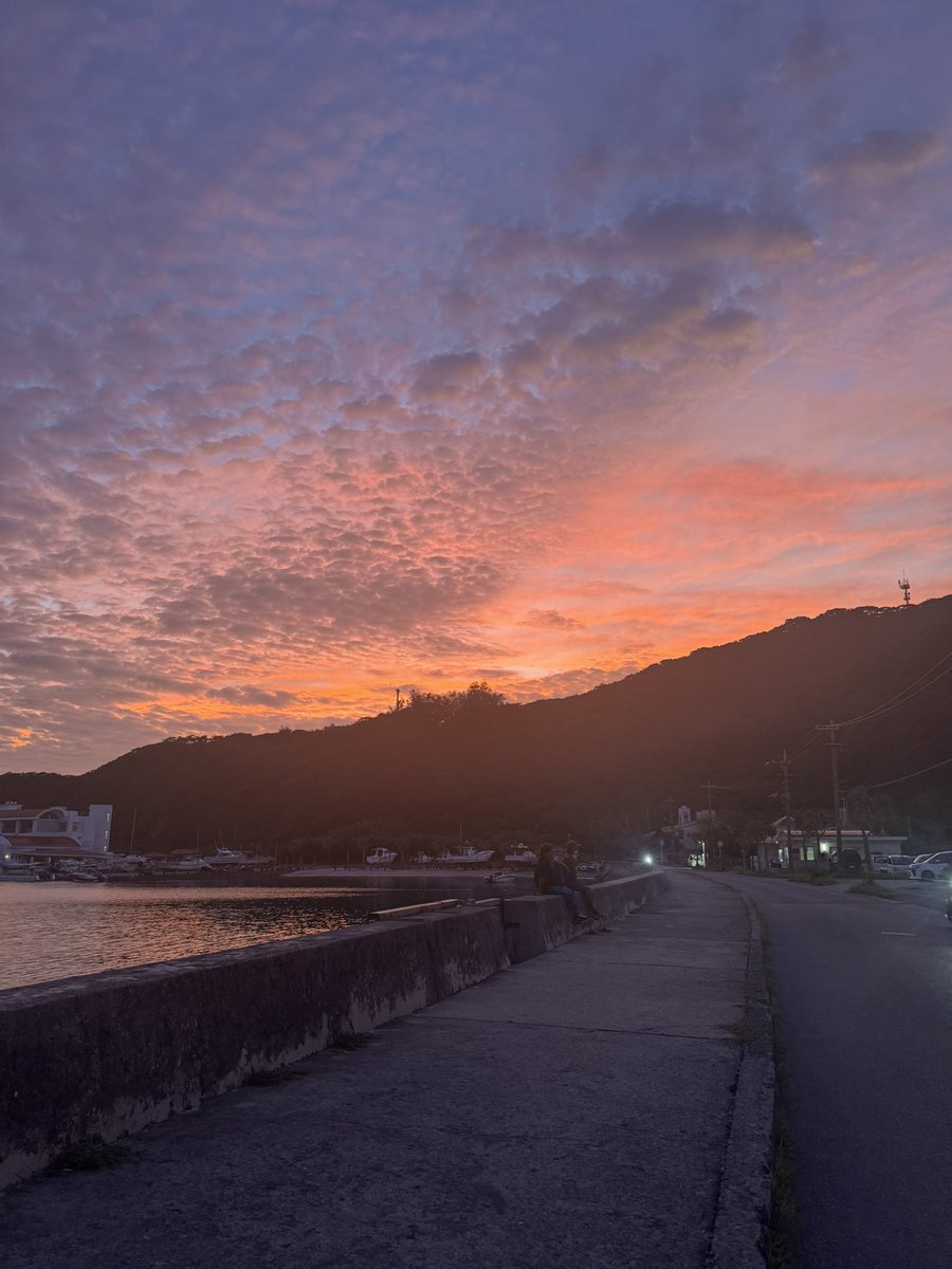 simiaatic's tweet photo. Coucher de soleil, Japon https://t.co/WwN0plzzTS