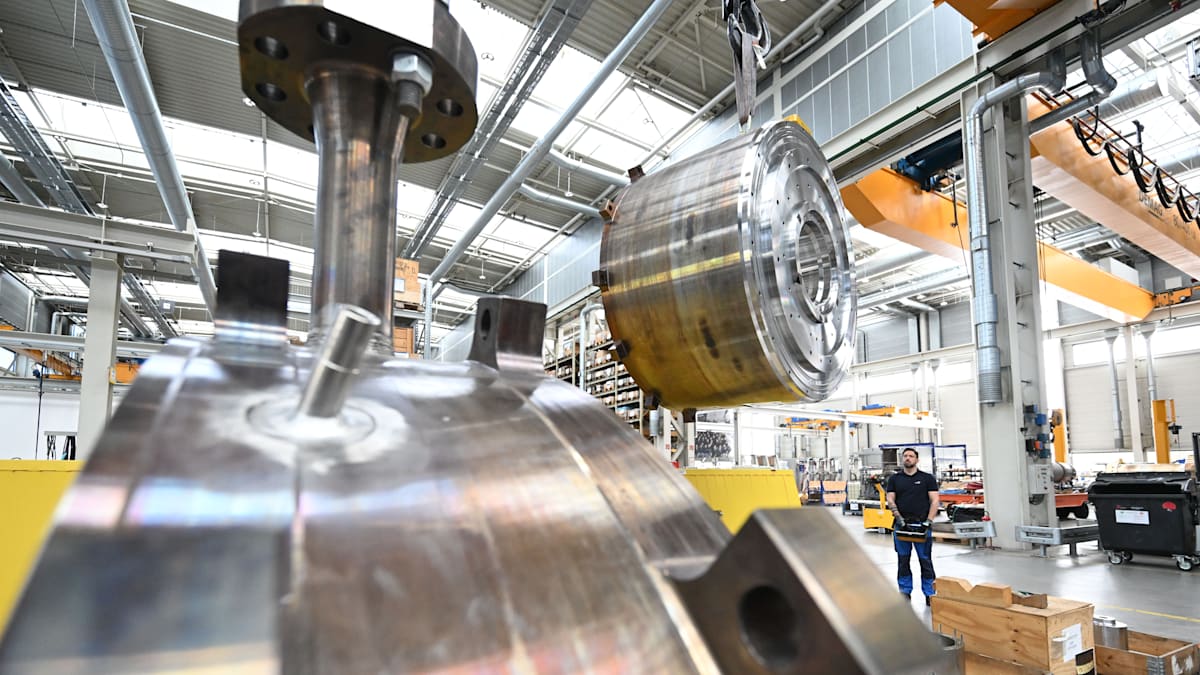 welt's tweet photo. Sachsen-Anhalts Wirtschaft wächst erstmals seit 2022 wieder https://t.co/OzF7vJKI0T https://t.co/zSfkzP19Or