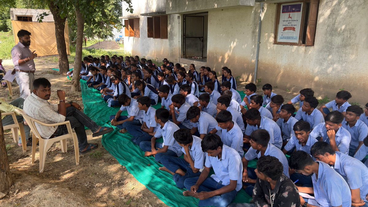 NACOINDIA's tweet photo. From one state to another. From districts to villages. From classrooms to public spaces.

For 45 days, Intensified IEC Campaign 3.0 has been taking HIV awareness closer to people across India.

Through folk performances, rallies, school outreach, village sensitisation & health camps, SACS are keeping conversations around HIV prevention, testing & treatment moving forward.

A glimpse of the journey so far. The message continues.