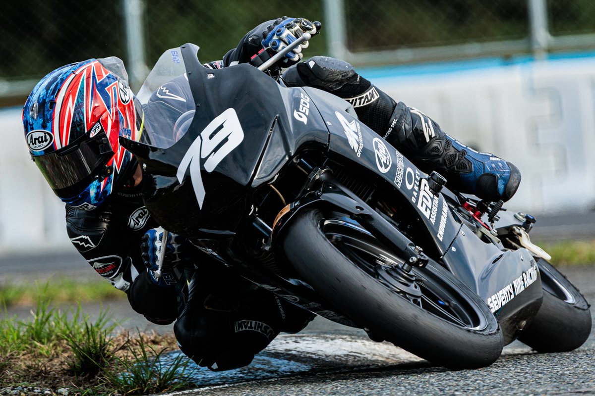 okegawa's tweet photo. 本日の桶スポは、MotoGPの #小椋藍 選手、Moto3の #山中琉聖 選手、#ハキム・ダニッシュ 選手がトレーニングに来ていました🙌　ハキム選手は小椋選手にバイクを借りて、バッチバチにやりあってレースさながらの練習でした😳！！
来週はいよいよ日本GP🇯🇵ですね。皆さん応援の準備はいかがですか？ https://t.co/uXeIVpPF0C
