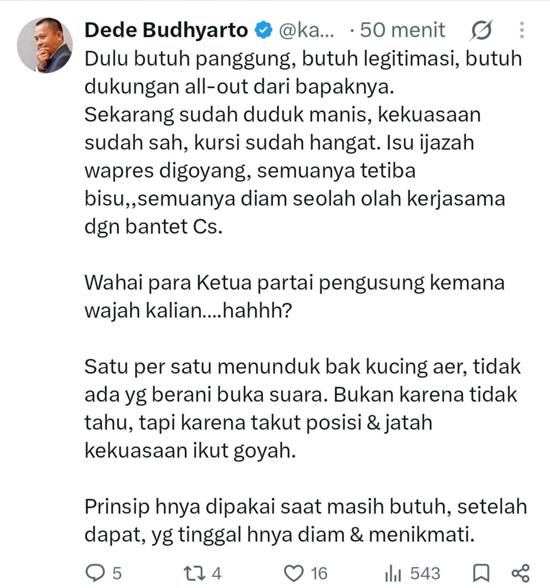 ch_chotimah2's tweet photo. Kasian nah ada termul nangis-nangis kasus ijasah Gibran nggak ada parpol koalisi yg belain, jadi ikut sedih.😭😂

Dulu didukung bapaknya, sekarang para ketua partai nggak ada yg dukung anaknya, termul ini sedang memperlihatkan bagaimana Jokowi Gibran kena karma, pengkhianat telah dikhianati.
Saya suka, saya suka.😝😂
