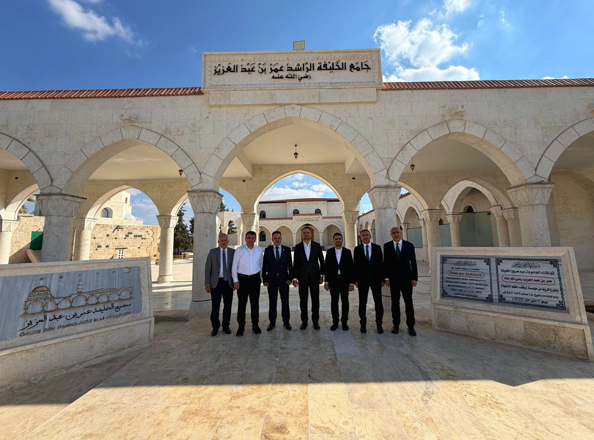 eminogluenes's tweet photo. Adaletiyle çağları aydınlatan Halife Suriye topraklarında hakkaniyetin en güçlü nişanesidir. 

Yerinde ziyaret edip fatihalar gönderdiğimiz, adaletiyle iz bırakan mübarek halifeyi bu aziz Cuma gününde rahmetle anıyoruz.

🕌 Ömer bin Abdülaziz Türbesi

📍İdlip Kırsalı, Suriye https://t.co/K4GRL15jMF