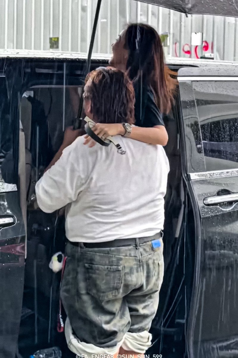 huevilla7's tweet photo. The most amazing and perfect friendship I’ve seen in my life 🤍

/I hope everyone could find a P’Sun in their life 🫠 https://t.co/XavFEhIkqh
