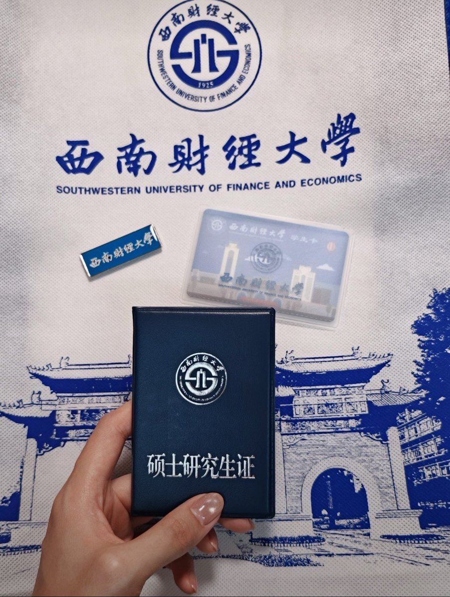 mary32ps7's tweet photo. 本人21岁是名在校研一学生…

有人要锐评我的福吗？

1：看福    2：看🐻

Luo照  实况！！,看了别说黑就行…… https://t.co/ef19ENimws