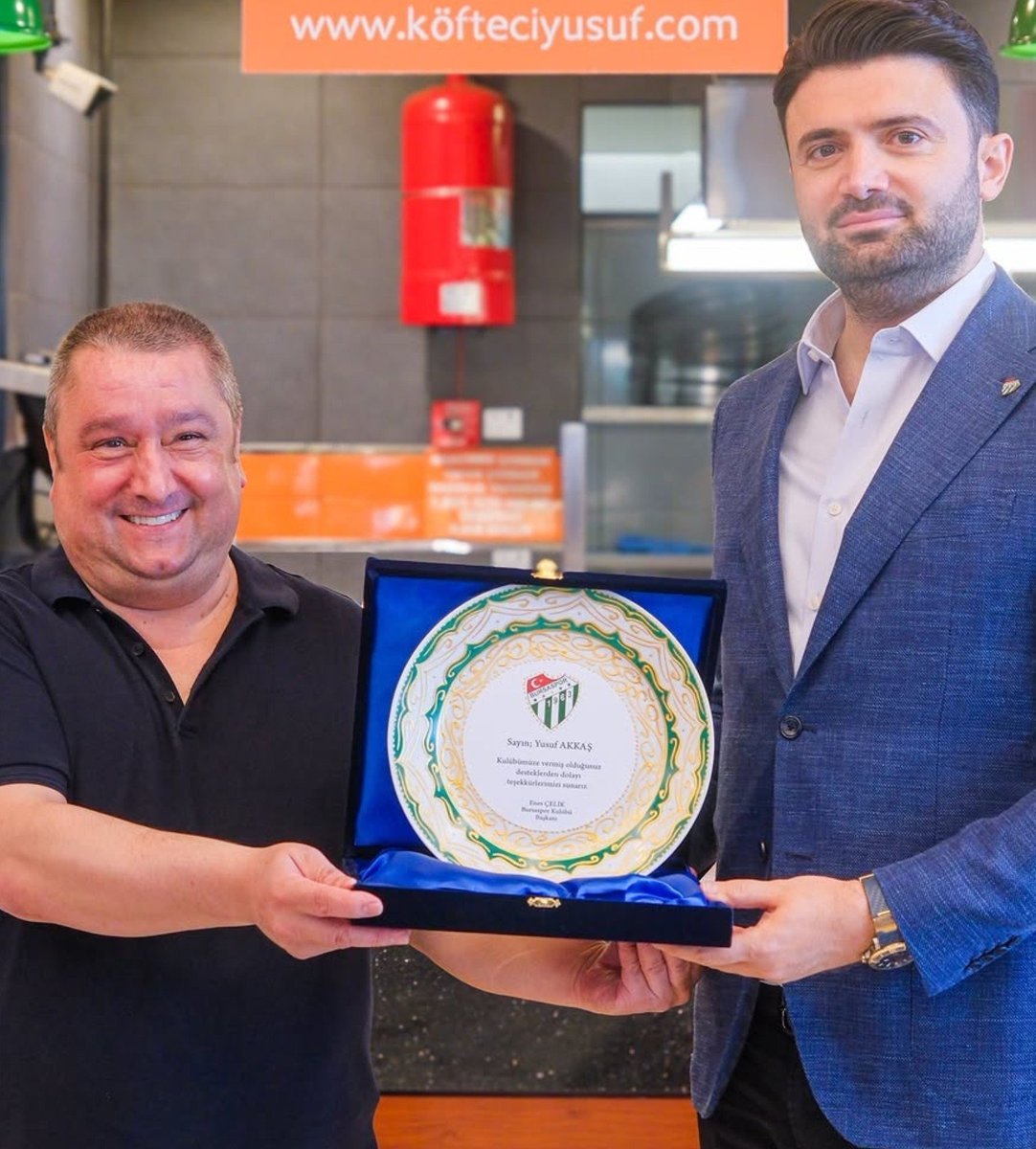 Sadece__Turkk's tweet photo. Vatan Evladı                          bölücü am.spr
Köfteci Yusuf                        hayranı bedri https://t.co/oI3WHB1p9t