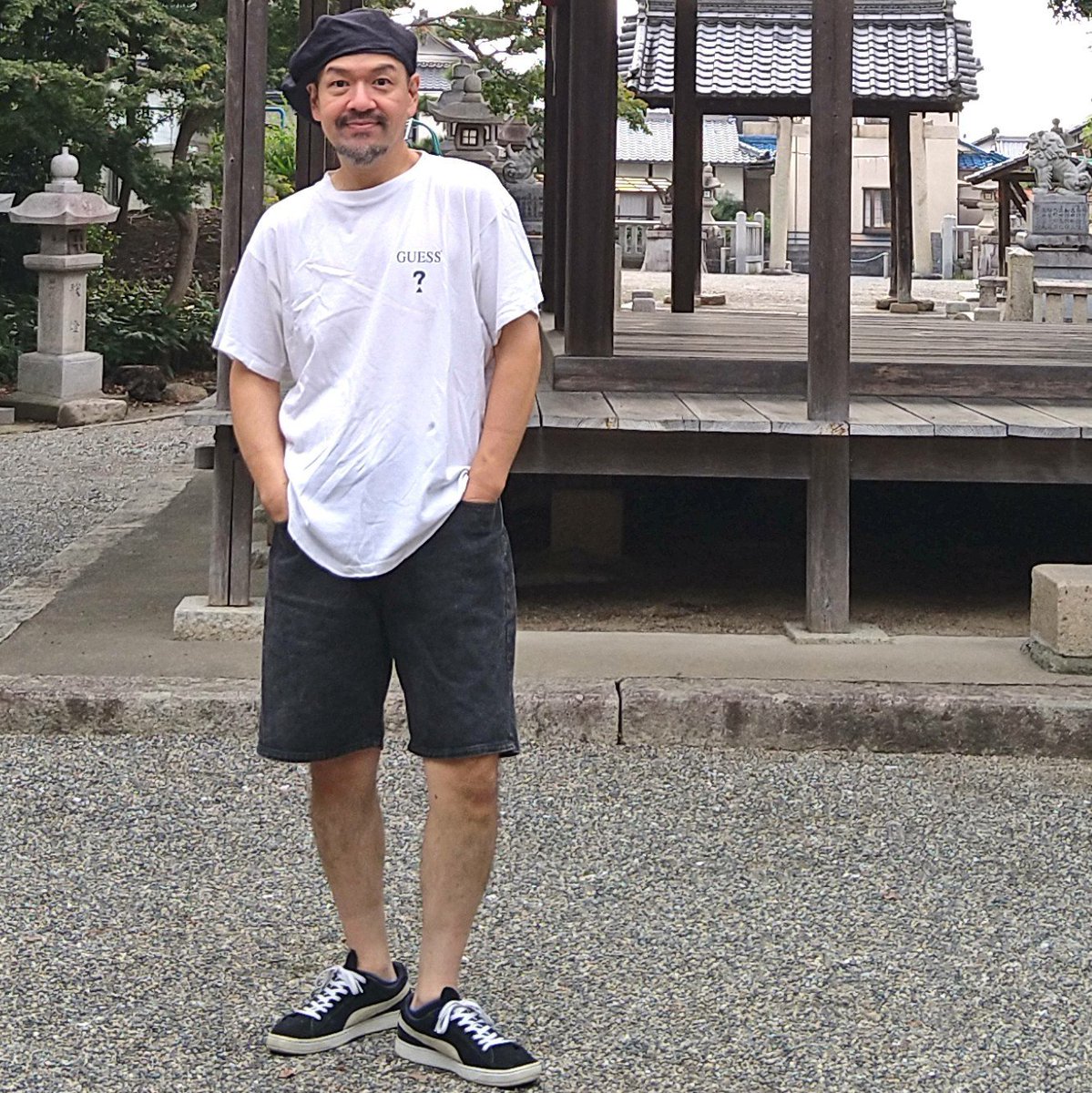 sun3sun78's tweet photo. おちかれです☆

#今日のコーデ
まだまだ夏です⛱️
Tシャツもブラックデニムショーツも
90s usa製のGUESS

あと1週間でツアー再開ですね🥳
その前に台風は過ぎてくれそうです👍
座席は3日前くらいにわかるんやったかな？
わかったらまた報告しまーす🎵

仕事してきゃす🙋 https://t.co/KYylzaOihC