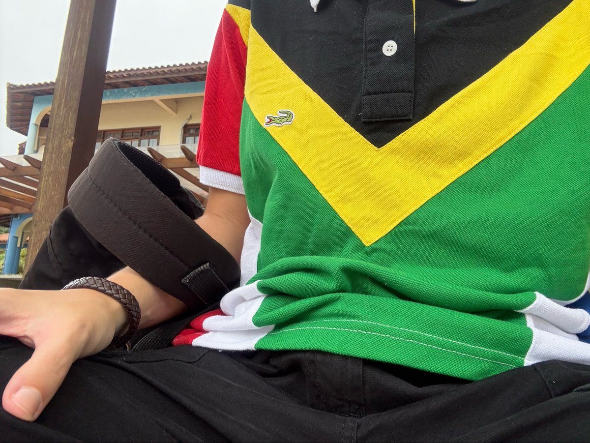 lcnmgdl's tweet photo. indo ali #estilo #cores #sonodaporra https://t.co/ImkcUYIM3C