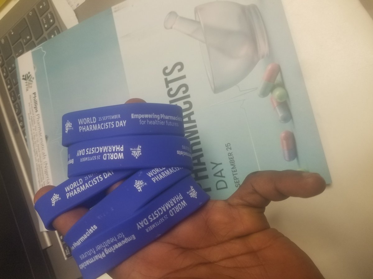 vintageoflagos's tweet photo. with love from @phillipspharmag 
🙃🙃

Happy world pharmacist day. https://t.co/FjHpuMmnMK