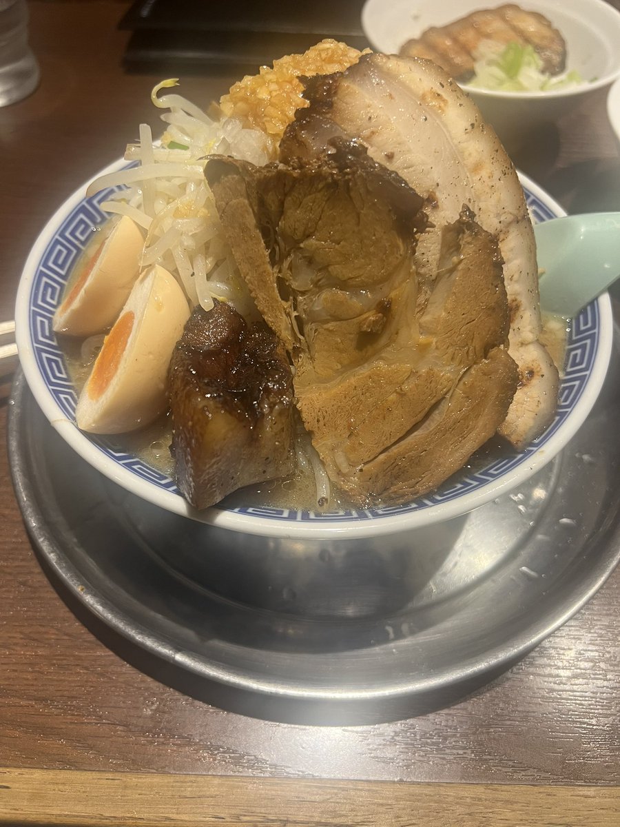 7258pajt's tweet photo. 最後にもやし増し増しにしようか悩んだけど食えないから諦め https://t.co/kKVC7TnVKL