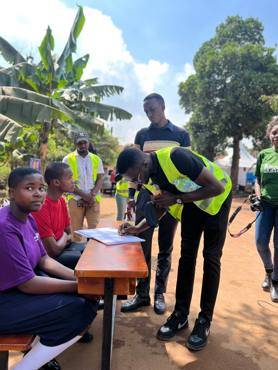 RotaractClubVU's tweet photo. Our team is checked in and ready to roll for today’s community outreach. Huge day ahead with First Aid training, Blood Donation Drive, and Mental Health sessions on deck

Registration is locked in, spirits are high, and we are ready to kick off a day of impact

#WeAreRACVU
#CreatingLastingImpact