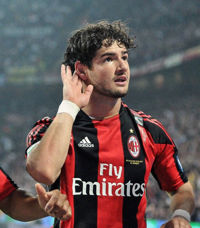 NicoTD_'s tweet photo. Estupinan: non chiude la diagonale su Cancellieri

tifosi milanisti a Estupinan: https://t.co/REZOmNOTe2