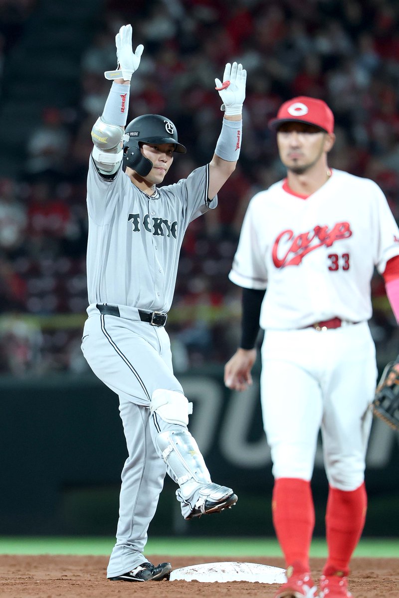 TokyoGiants's tweet photo. 【三回裏】巨人 0-1 広島

2死から #大城卓三 選手が、レフトへ二塁打を放つ！ https://t.co/rv42WOeFlB
