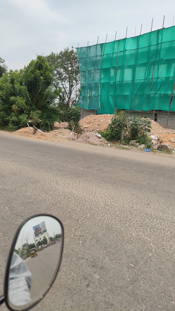 prank_reddy's tweet photo. @HYDTP @GHMCOnline @TelanganaCMO @TelanganaDGP @CYBTRAFFIC @CYBTRAFFIC
Requesting the concerned authority to take immediate action before someone is seriously injured.
@SajjanarVC_IPS sir please have a look at it. https://t.co/KrABTqSLJX