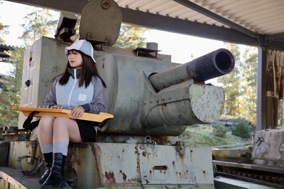mizu1511co's tweet photo. ガルパンに出会ってとうとうここまで来ました〜！！！！！！！！！！！特別なご好意で本物のBT-42とお写真撮らせてもらいました😭 https://t.co/iq1rgvmIrZ