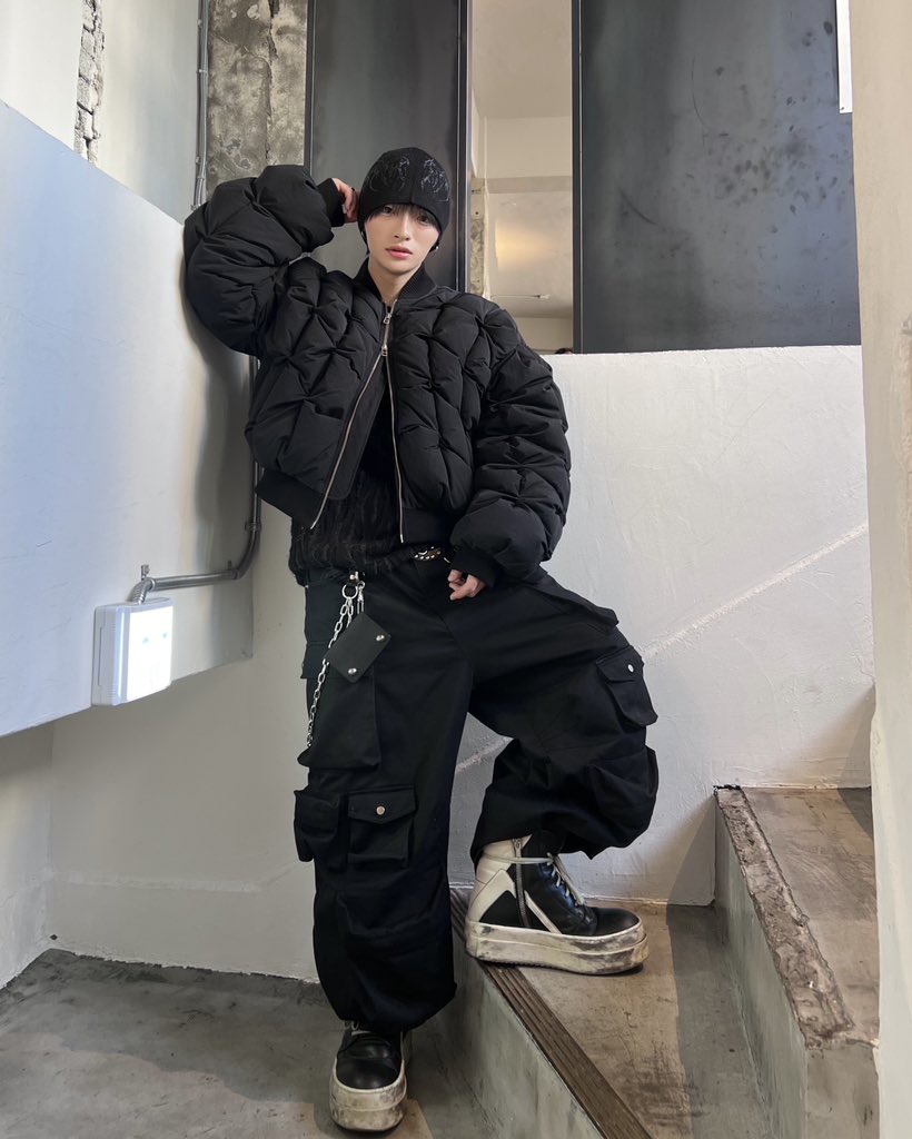 3_zik_x's tweet photo. こういう冬服の彼氏どうですか？ https://t.co/pGNZ3fXUjJ
