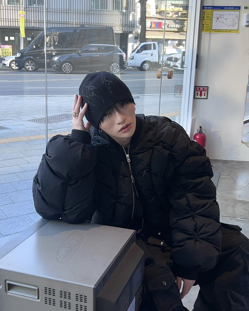 3_zik_x's tweet photo. こういう冬服の彼氏どうですか？ https://t.co/pGNZ3fXUjJ