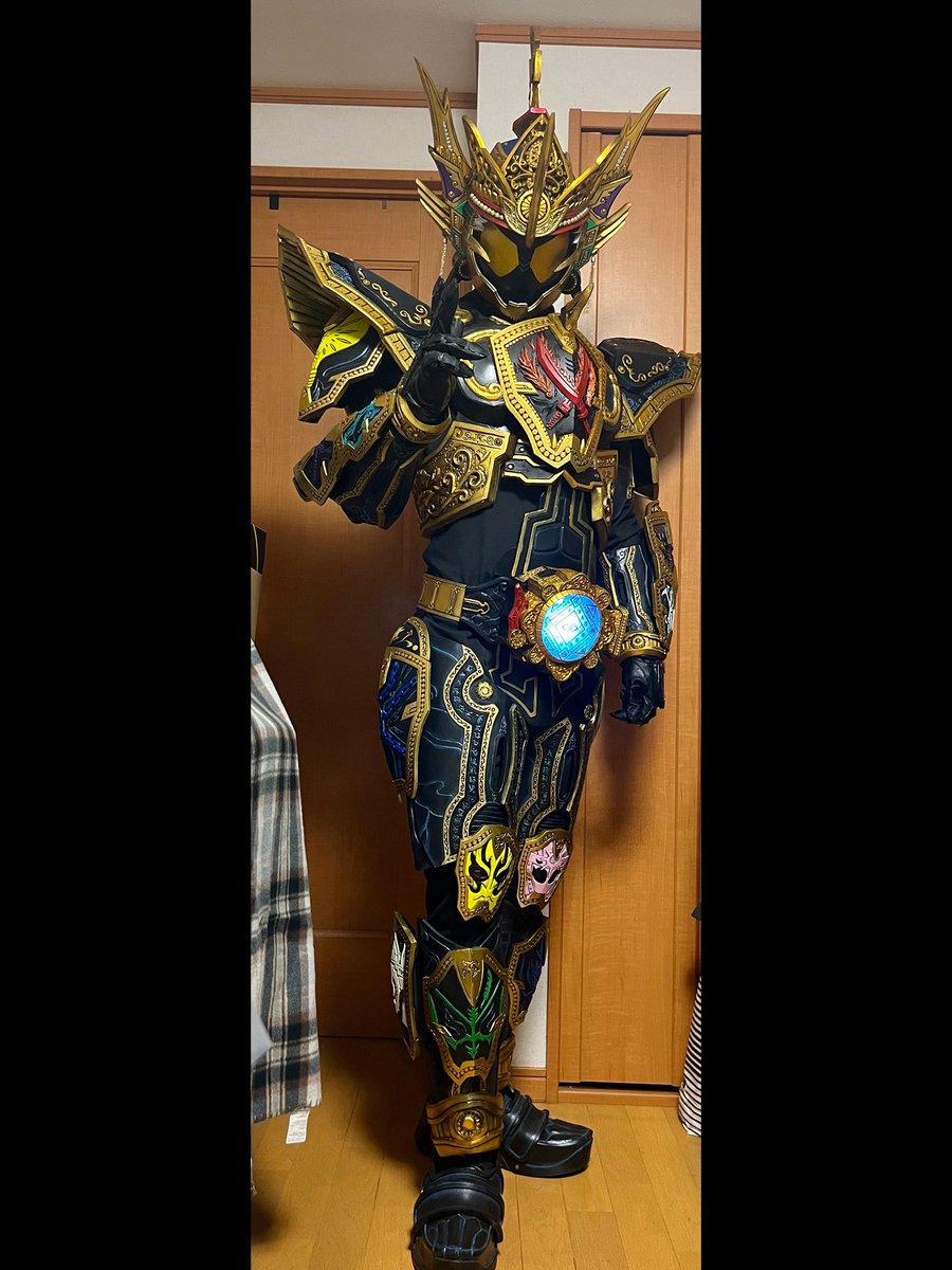 kuro_craftsman's tweet photo. 仮面ライダーゴーストグレイトフル魂、ついに完成！やったーーーーー！！！！！
構想開始から5年、途中プラモに浮気したり挫けそうになったりしましたが、ゴースト10周年に間に合わせることができました。
ちゃんとしたのはいずれ撮りますが、とりあえずご報告までに。
魂は永遠に不滅だ！
#黒屋工房 https://t.co/UTPsjeqUci