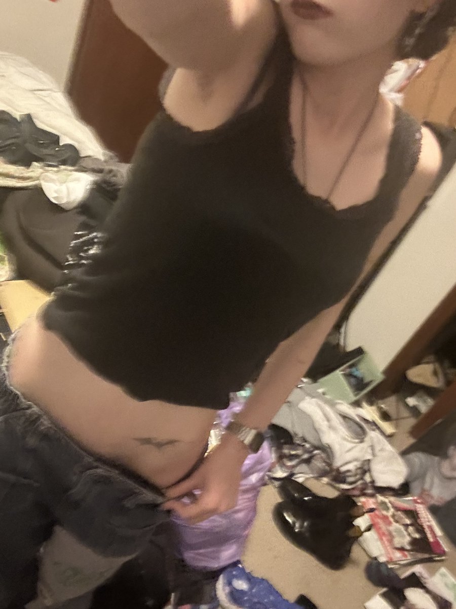 elsWhiteTiger's tweet photo. i feel like i only look thin sometimes ;_; https://t.co/Qa17ubUl2E
