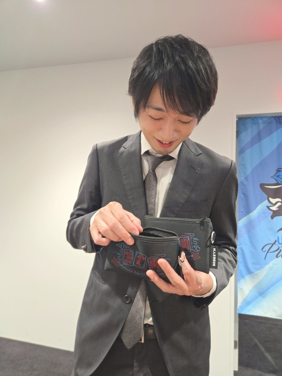 tty_hiyoshi's tweet photo. 嬉しいことがあった日も
嫌なことがあった日も
そして何もなかった日も
Mリーグはあなたをお待ちしてます！

2日連続の実況です！
体調万全で今日も盛り上げます

家に帰ったらMリーグ
表にいてもMリーグ

解説は滝沢さん！
まもなくーーー！！

#Mリーグ
#この熱狂をもっと外へ https://t.co/kqVNarBt1Q